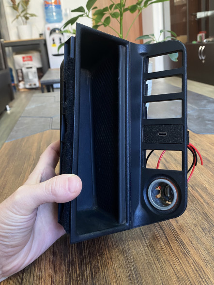 Блок зарядки USB-C 65W для BMW E36 в Екатеринбурге