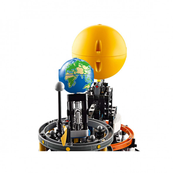 Конструктор LEGO Technic 42179 Планета Земля и Луна на орбите в Екатеринбурге