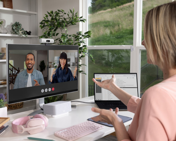 Веб-камера Logitech Brio 500, белый в Екатеринбурге