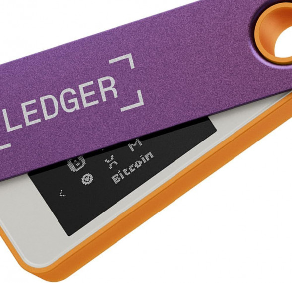 Криптокошелек Ledger Nano S Plus 1 шт., Retro Gaming в Екатеринбурге